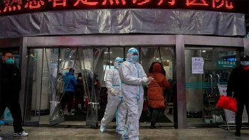Fallecieron dos médicos que trataban a los infectados y ya son 54 los muertos en China