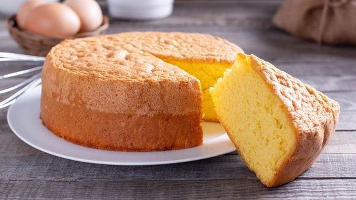 Cómo hacer bizcochuelo casero de vainilla: la receta con un poco de ralladura de limón