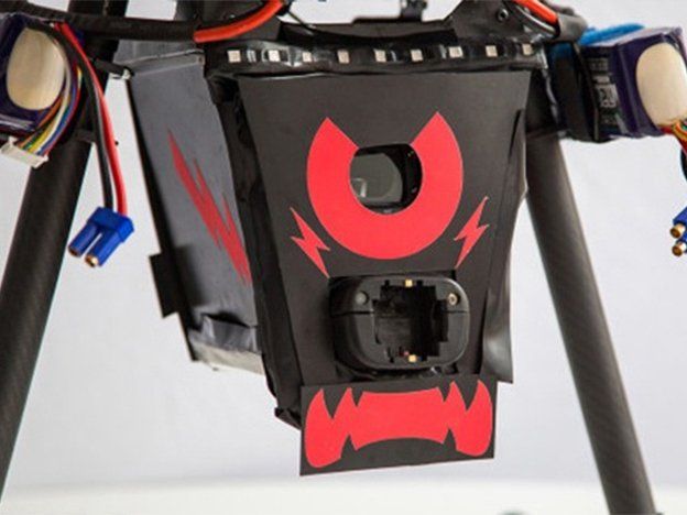 Drone centinela: crean un hexacóptero que descarga 80.000 voltios