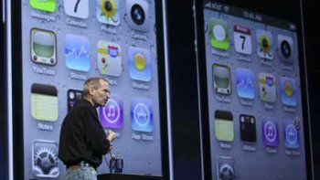 Steve Jobs presentó el nuevo iPhone 4G
