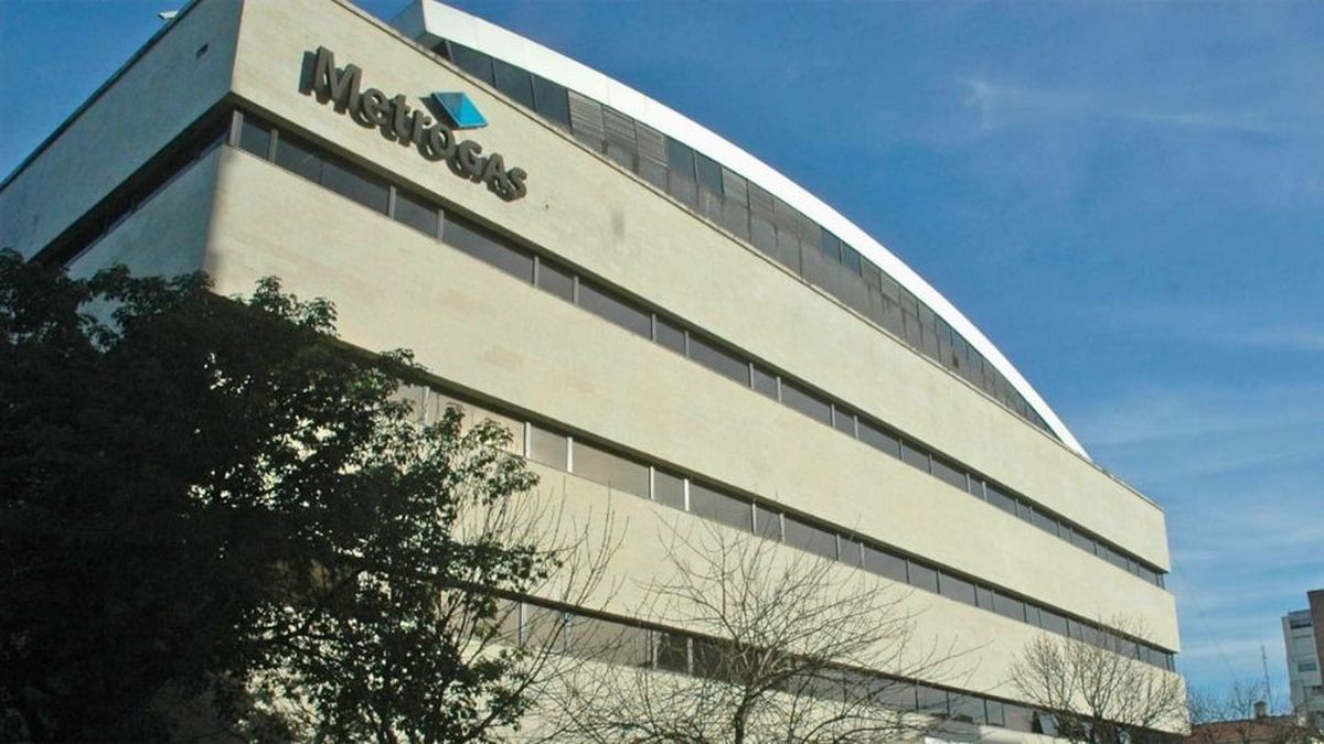 YPF aceptó 780 millones de dólares de Edenor por suparticipación en Metrogas y MetroENERGÍA.