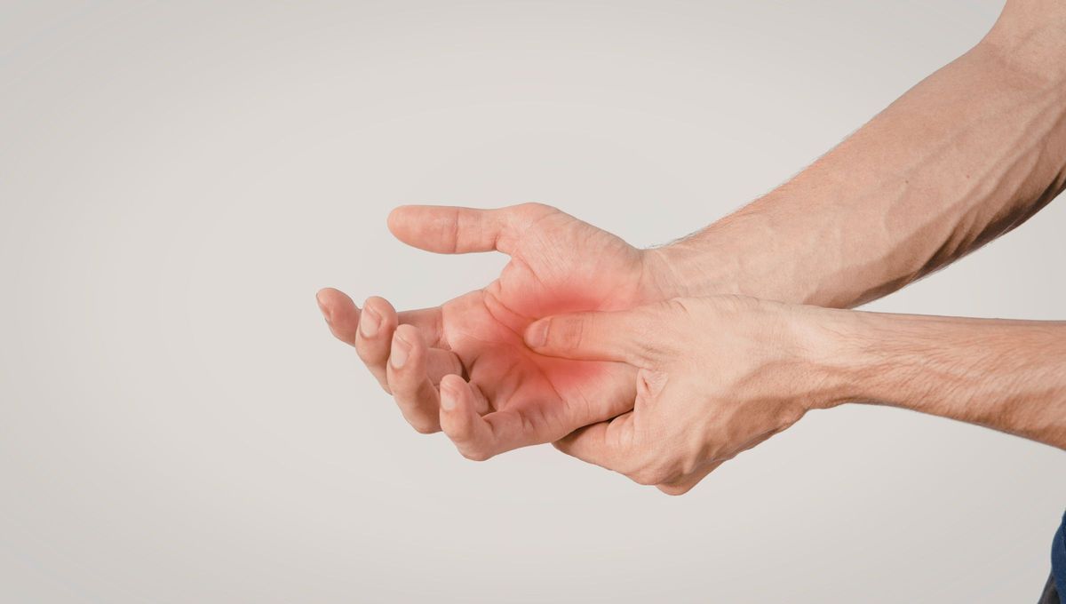 Sentir hormigueo en las manos básicamente es un sentimiento extraño en la que la mano se adormece y literalmente se sienten hormigas caminando por nuestra mano. ¿Lo has sentido? Sentir hormigueo en las manos básicamente es un sentimiento extraño en la que la mano se adormece y literalmente se sienten hormigas caminando por nuestra mano. ¿Lo has sentido?