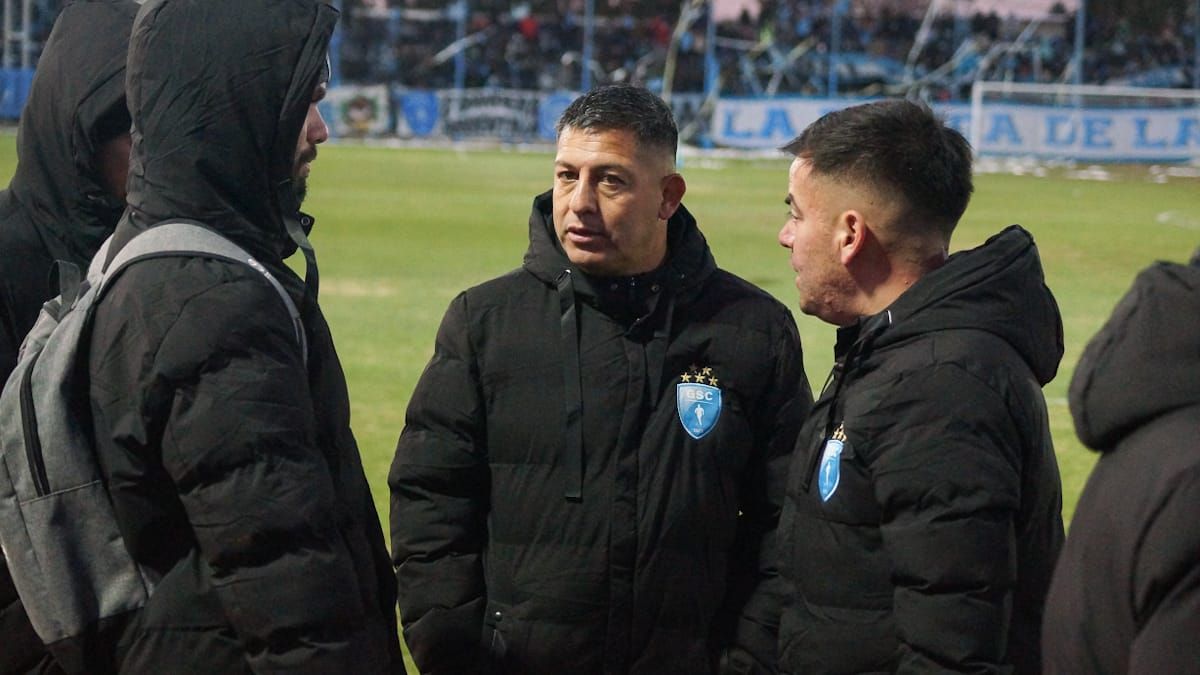 Pablo Jofré junto a su cuerpo técnico conducen a este Gutiérrez uno de los mejores equipos del Federal A. Pablo Jofré junto a su cuerpo técnico conducen a este Gutiérrez uno de los mejores equipos del Federal A.