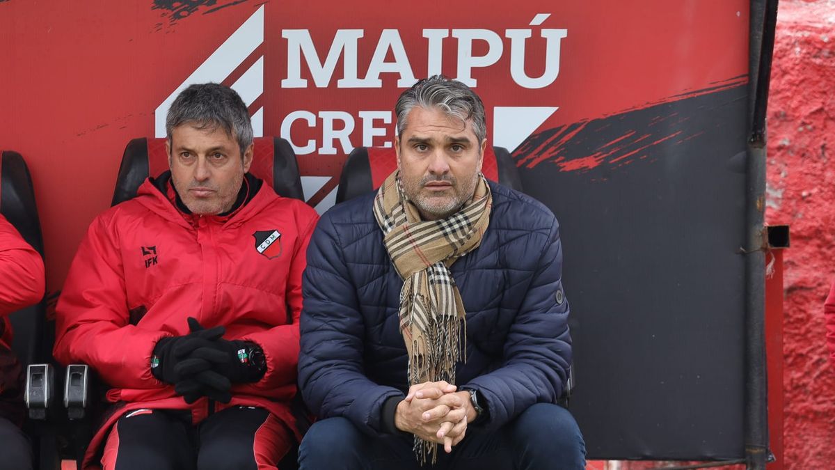 Juan Manuel Sara se mostró desconcertado tras la derrota del Deportivo Maipú ante Chacarita. Juan Manuel Sara se mostró desconcertado tras la derrota del Deportivo Maipú ante Chacarita.