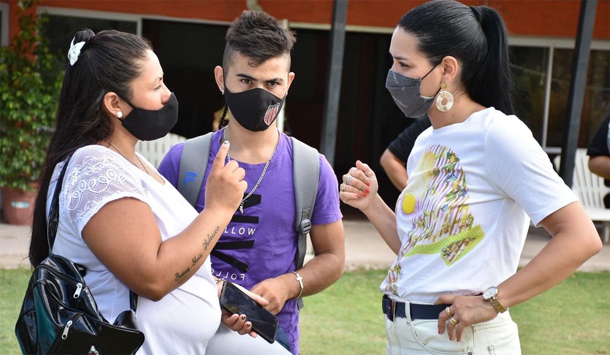 Flor Destéfanis firmó el acuerdo paritario por un 50% de aumento en cuatro cuotas.