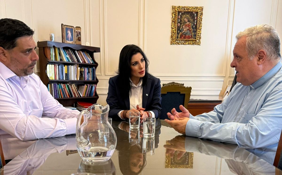 Monseñor Colombo también se reunió con la diputada libertaria Juliana Santillán. Monseñor Colombo también se reunió con la diputada libertaria Juliana Santillán.