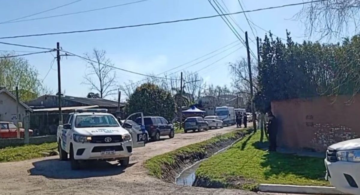 Posible femicidio: encontraron el cuerpo de una mujer semi enterrado en el patió de su casa