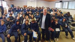 El veterano Dardo Forti visitó el Colegio San José de los Hermanos Maristas y habló de la guerra de Malvinas. El veterano Dardo Forti visitó el Colegio San José de los Hermanos Maristas y habló de la guerra de Malvinas.