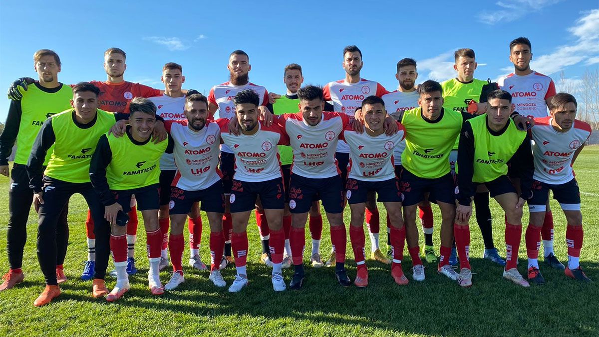Huracán Las Heras empató con Juventud Unida.