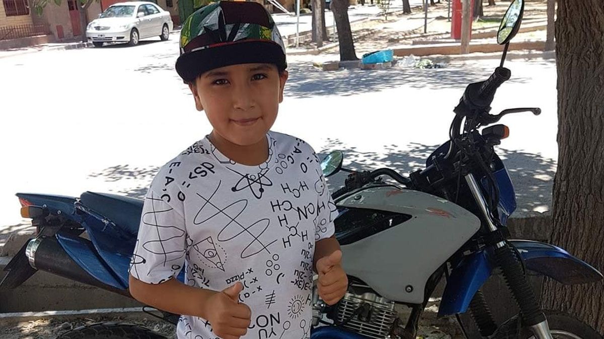 Elián tenía 9 años. Pasaba una semana con su padre en las vacaciones de invierno del 2019, cuando repentinamente se enfermó y murió.
