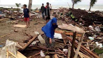 Ya son más de 200 los muertos por el tsunami en Indonesia