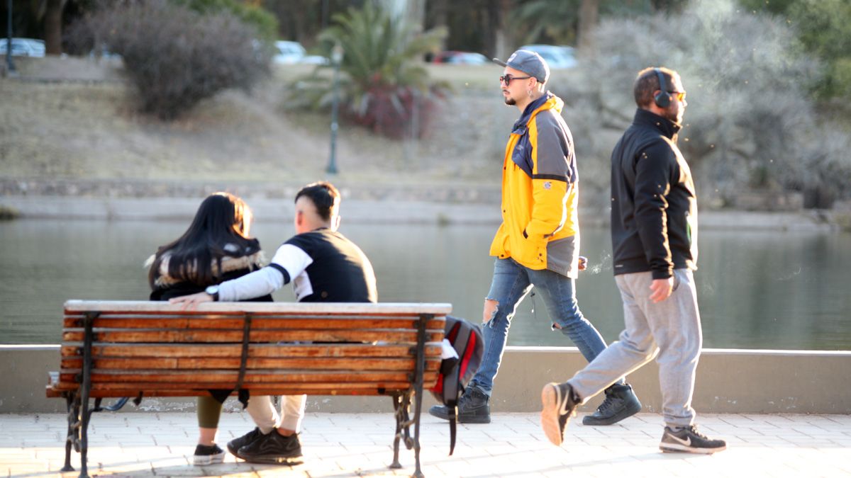 El tiempo estará fresco durante el fin de semana y se espera viento Zonda en el llano durante el lunes y martes.