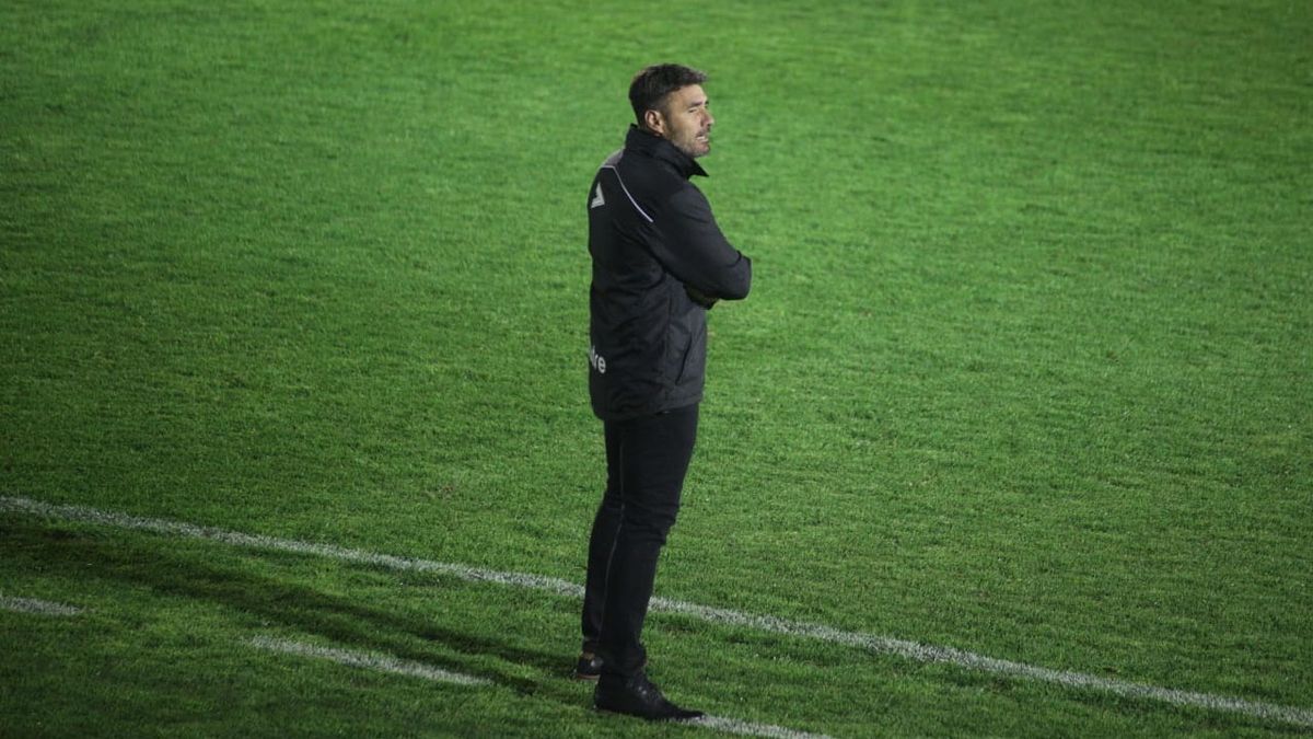 Diego Pozo se fue conforme por la entrega de sus futbolistas