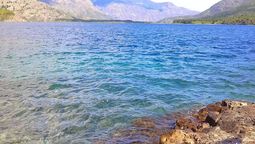 El accidente en el lago Epuyén (Chubut), producto de un temporal, dejó un hombre ahogado. El accidente en el lago Epuyén (Chubut), producto de un temporal, dejó un hombre ahogado.