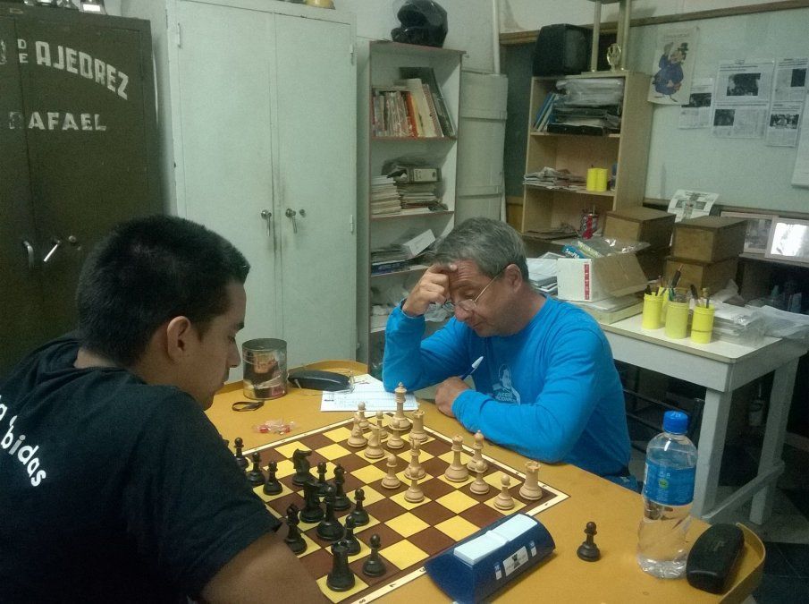 Comenzó el torneo “Apertura” de ajedrez