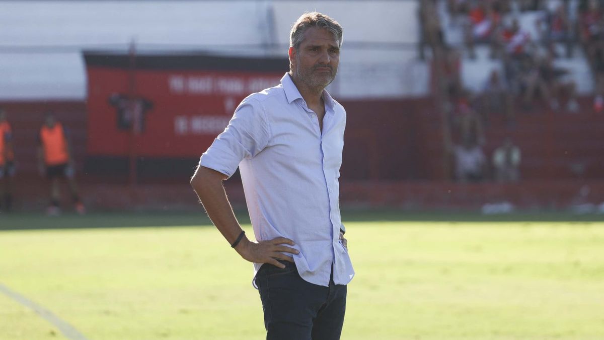 Juan Manuel Sara se fue con bronca por no haber ganado el partido ante Patronato. Juan Manuel Sara se fue con bronca por no haber ganado el partido ante Patronato.