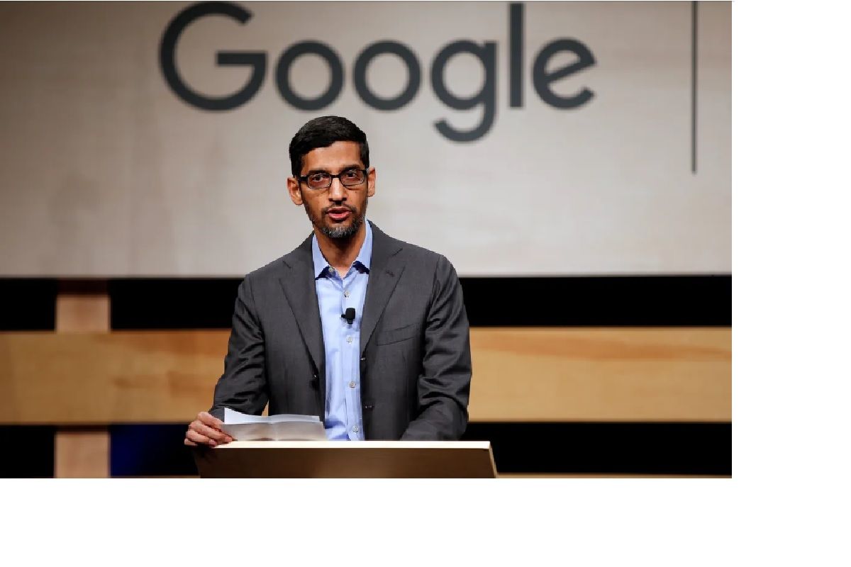 El CEO de Google, Sundar Pichai, confirmó que planea añadir un chat de inteligencia artificial a su buscador