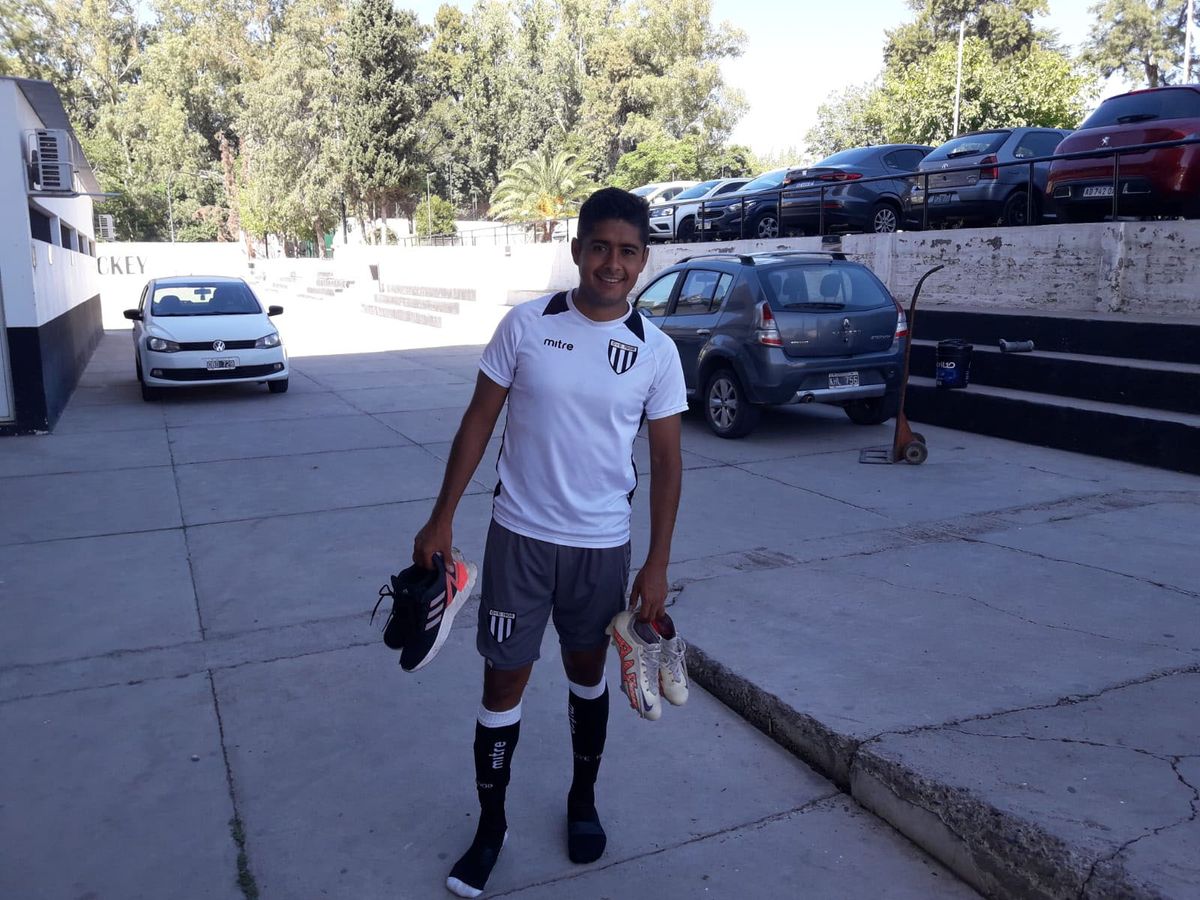 El volante Pablo Ortega aseguró que le seduce venir a Gimnasia y Esgrima, que viene de pelear por el ascenso.