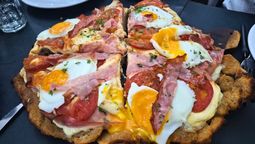 El bodegón El Tábano ofrece una milanesa para 4 personas.