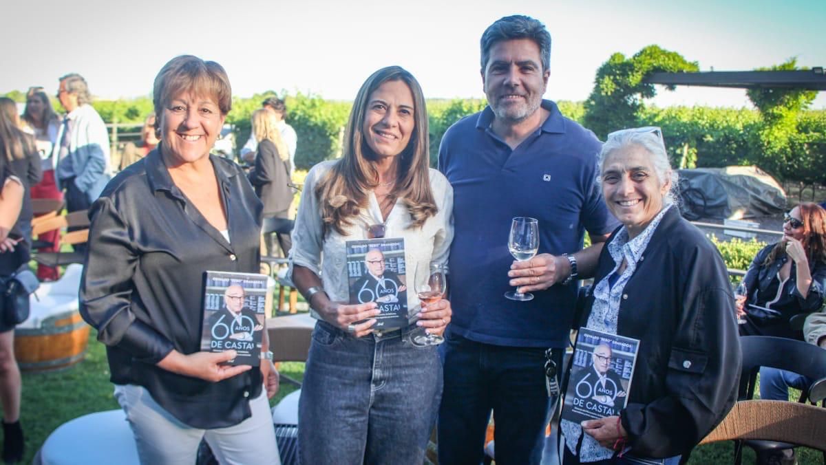 Mónica Najurieta (bodega Blanco) Fernanda Rivarola, su esposo, Humberto Carloni y Beatriz Barbera (empresaria gastronómica) Mónica Najurieta (bodega Blanco) Fernanda Rivarola, su esposo, Humberto Carloni y Beatriz Barbera (empresaria gastronómica)