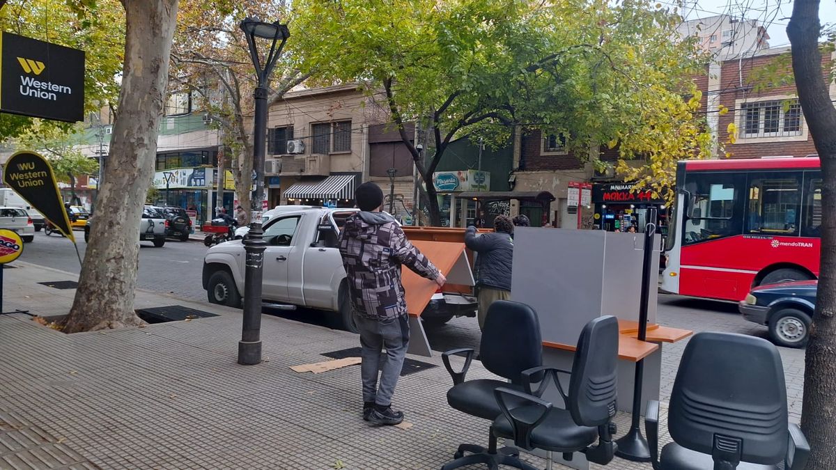 Cierre de la Agencia Télam de Mendoza. Ahora, se busca que los trabajadores en su mayoría acuerden la salida. Cierre de la Agencia Télam de Mendoza. Ahora, se busca que los trabajadores en su mayoría acuerden la salida.