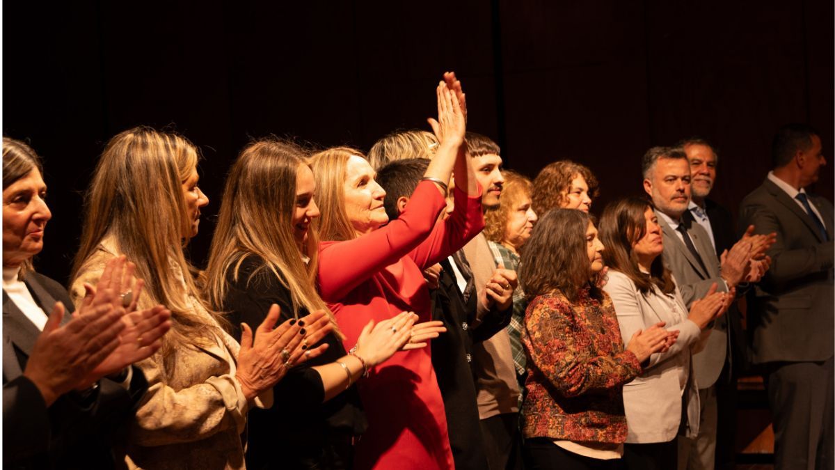 Adriana García con todos los decanos y decanas de las facultades de la UNCuyo. Adriana García con todos los decanos y decanas de las facultades de la UNCuyo.