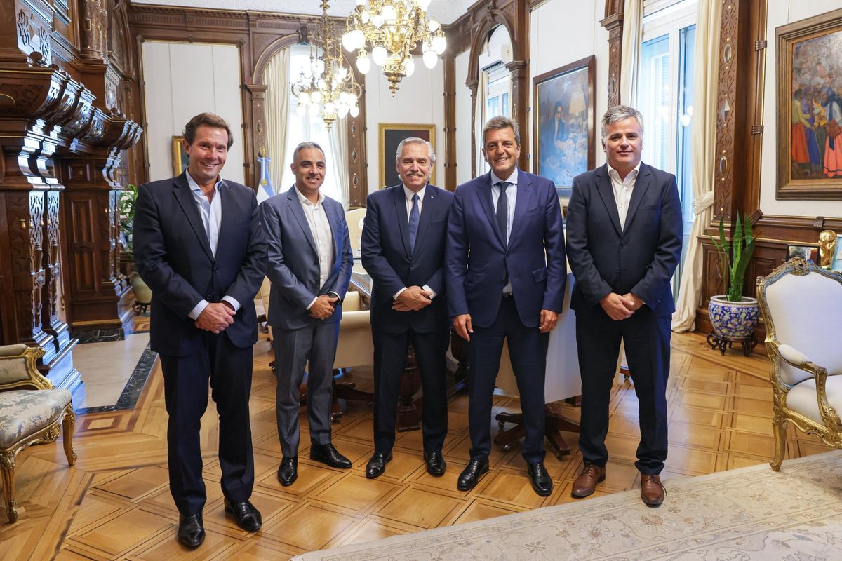 Alberto Arizu, Mactías Avico, Alberto Fernández, Sergio Massa y Marcos Jofré.