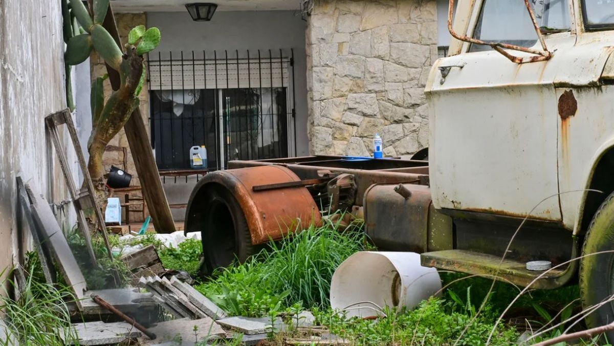 La joven fue encontrada muerta dentro de una heladera que se encontraba en el patio trasero de la vivienda La joven fue encontrada muerta dentro de una heladera que se encontraba en el patio trasero de la vivienda