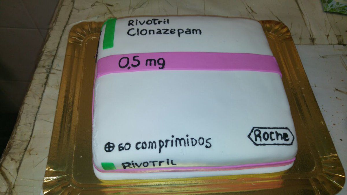 Broma pesada: alumnos llevaron una torta con clonazepam y hubo varios intoxicados. Broma pesada: alumnos llevaron una torta con clonazepam y hubo varios intoxicados.