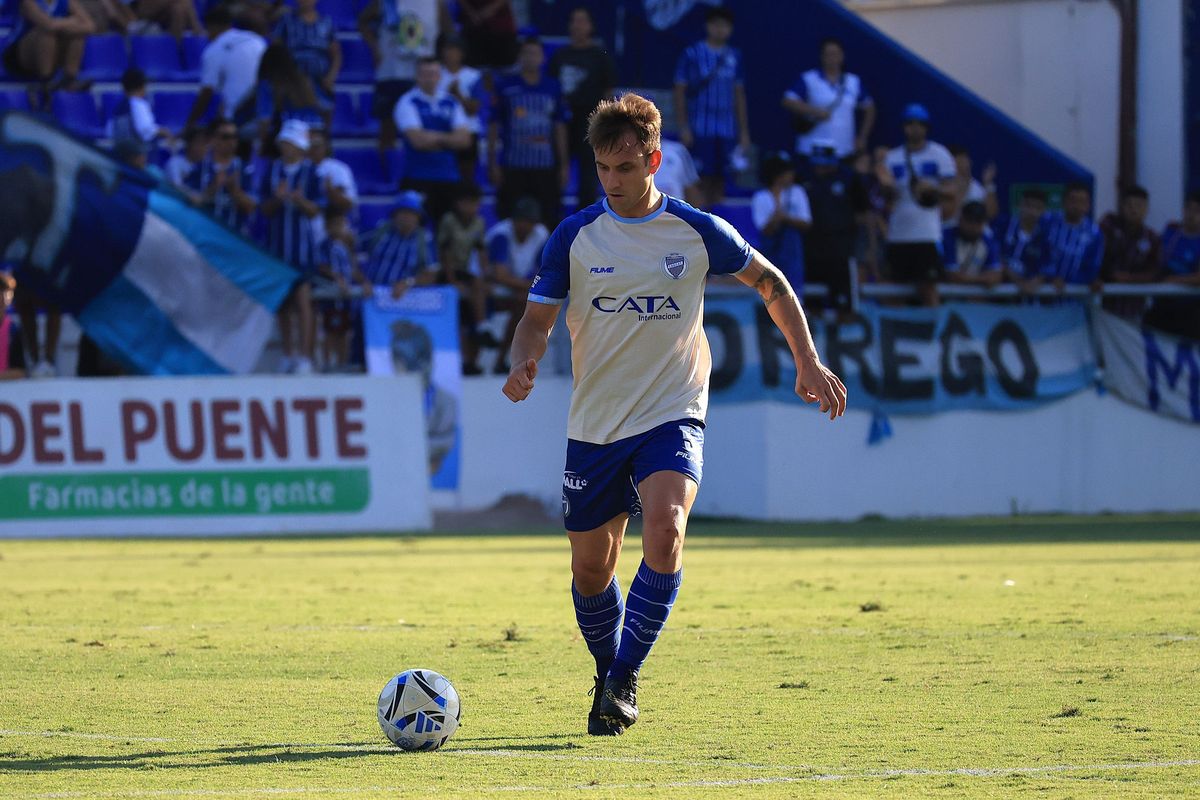 Gastón Gil Romero tuvo un debut triunfal en Godoy Cruz como titular
