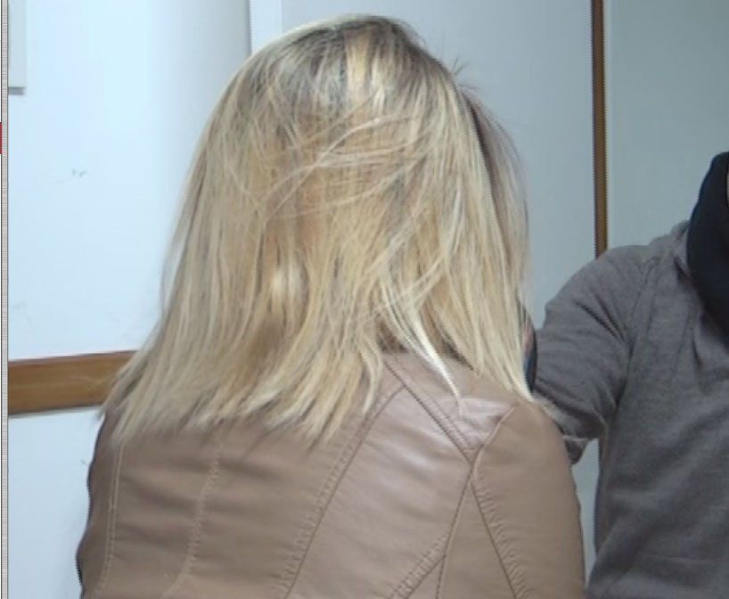 Una docente denunció a una alumna por acoso sexual y la chica dice que la acusa por venganza
