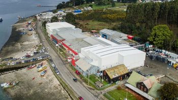 China compró una salmonera por US$921 millones de América del Sur y terminó en una disputa por la sobreproducción de peces China compró una salmonera por US$921 millones de América del Sur y terminó en una disputa por la sobreproducción de peces