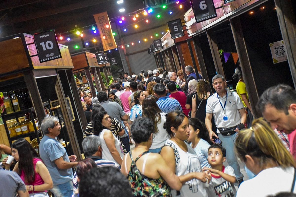 Este espacio tiene como objetivo generar la vinculación directa entre el productor local y el consumidor. Este espacio tiene como objetivo generar la vinculación directa entre el productor local y el consumidor.