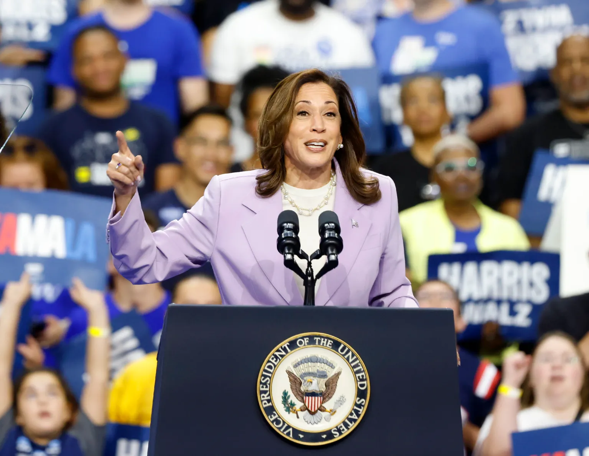 Kamala Harris estuvo en San Francisco, California, donde la recibieron en medio de una gran ovación en un evento donde recaudó 12 millones de dólares. Kamala Harris estuvo en San Francisco, California, donde la recibieron en medio de una gran ovación en un evento donde recaudó 12 millones de dólares.