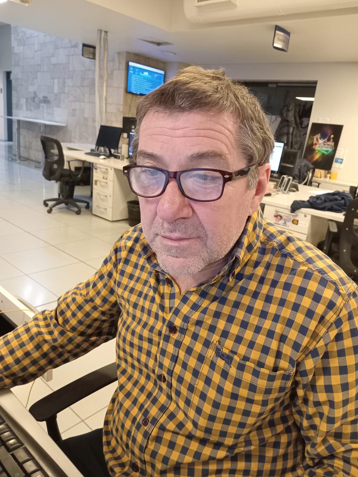 El Mono es uno de los periodistas más queridos y respetados en la redacción de Diario UNO. El Mono es uno de los periodistas más queridos y respetados en la redacción de Diario UNO.