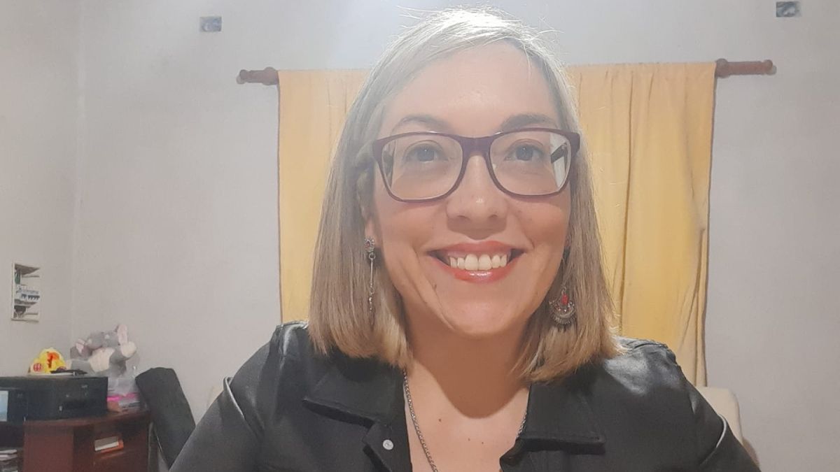 La maestra que creó un noticiero con sus alumnos de sexto