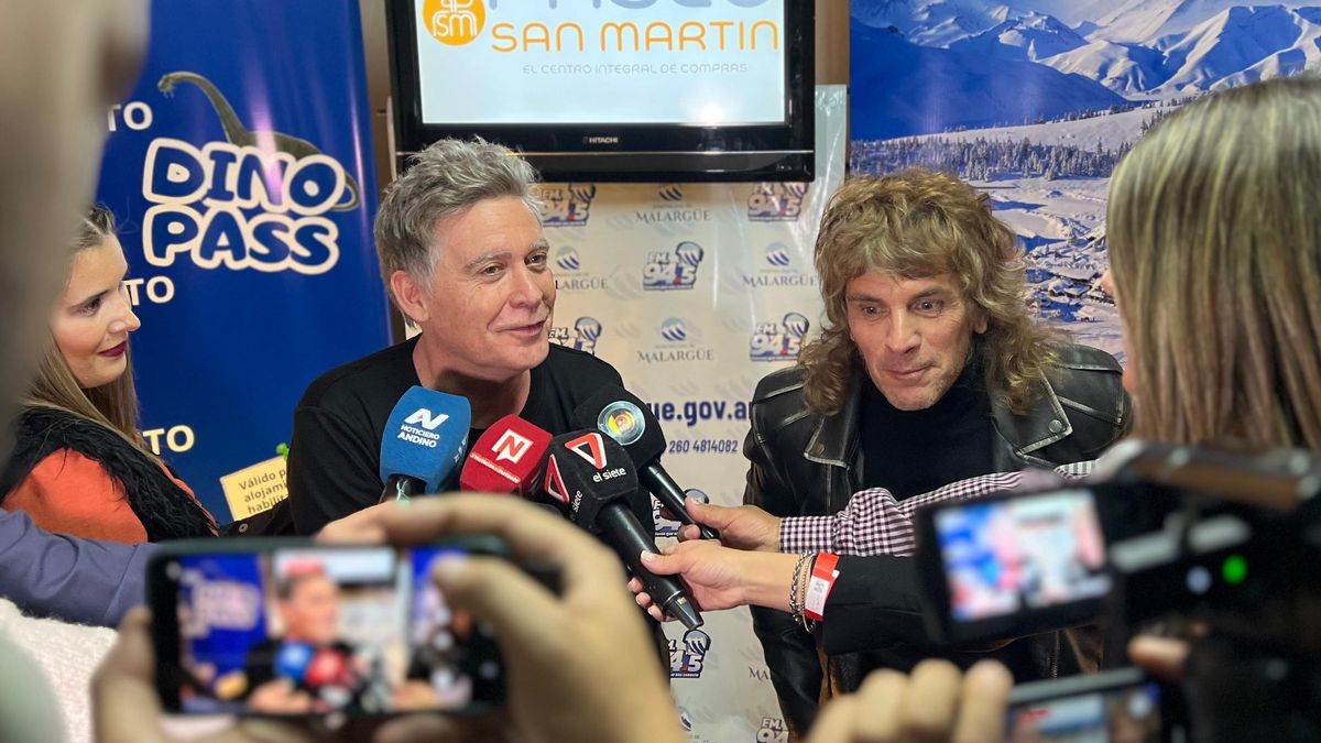 Ella es tan cargosa fue la banda de rock destacada en la Fiesta de la Nieve en Malargüe. Ella es tan cargosa fue la banda de rock destacada en la Fiesta de la Nieve en Malargüe.