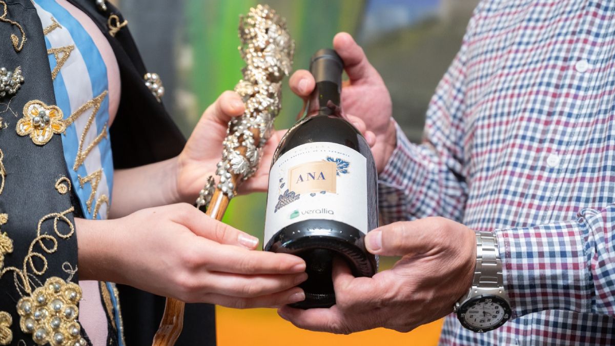 El nuevo envase de Verallia está destinado al segmento de vinos premium de alta gama. El nuevo envase de Verallia está destinado al segmento de vinos premium de alta gama.