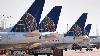 Arrestaron en Escocia a dos pilotos de United por borrachera