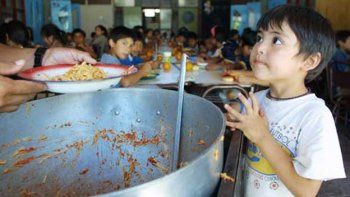 Unas 80 mil familias reciben ayuda desde el gobierno de Mendoza para alimentación