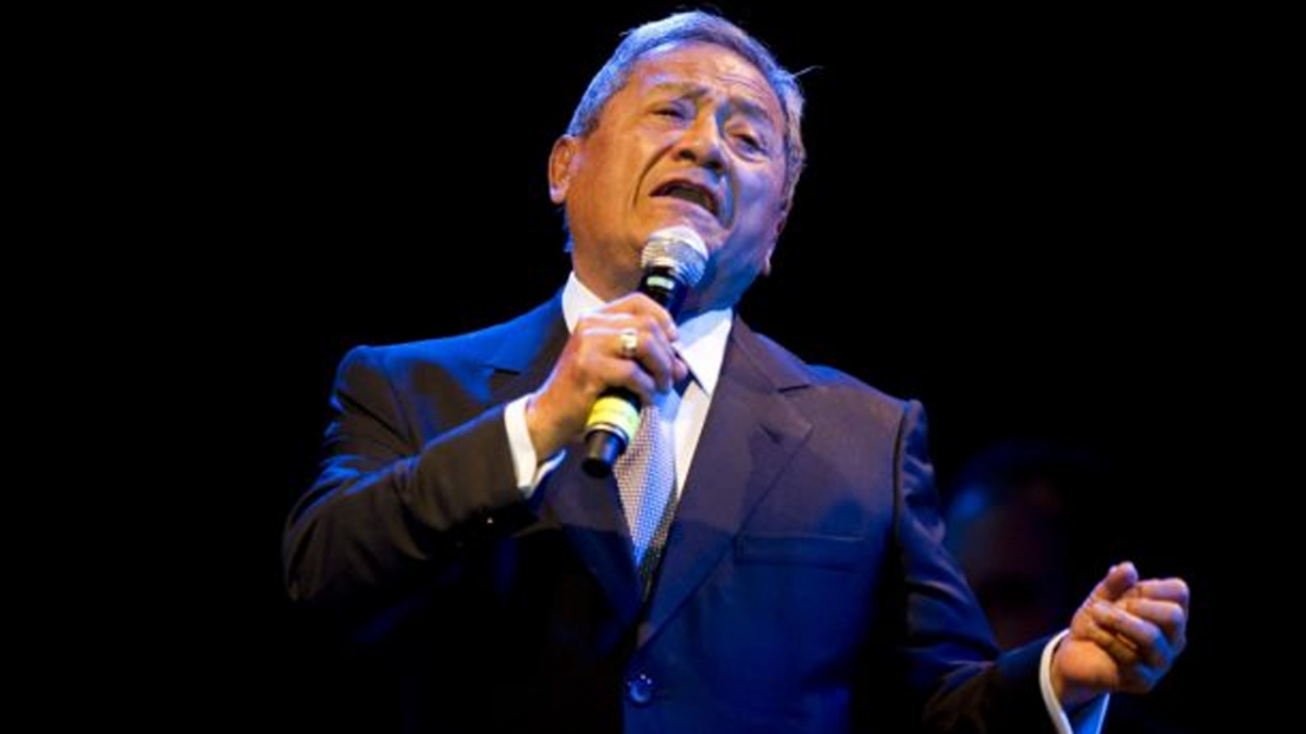 Armando Manzanero, enojado por la serie de Luis Miguel