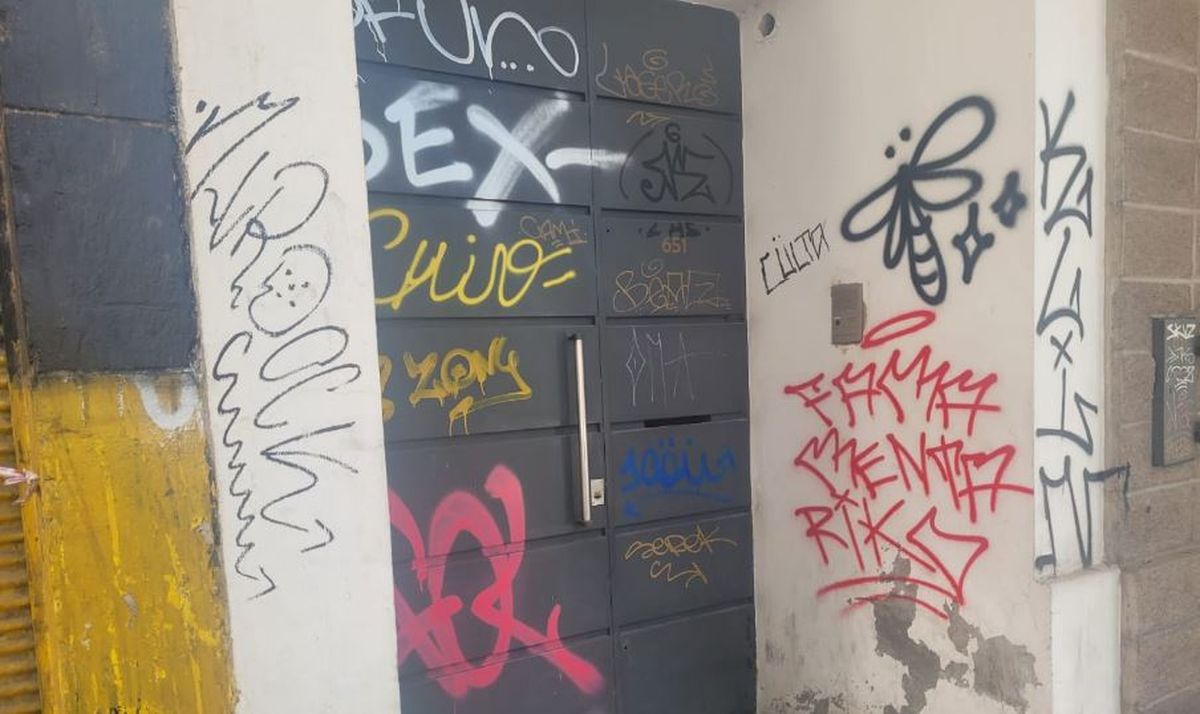 Así dejaron el ingreso a un inmueble en calle Montevideo