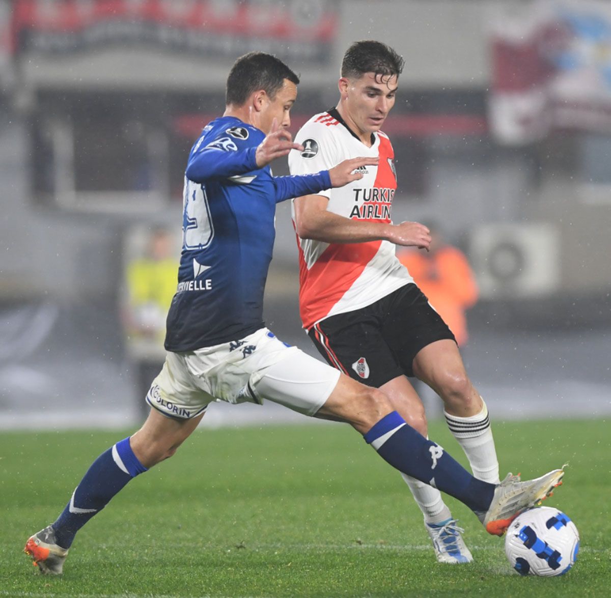 Julián Álvarez jugó ante Vélez su último partido con la camiseta de River
