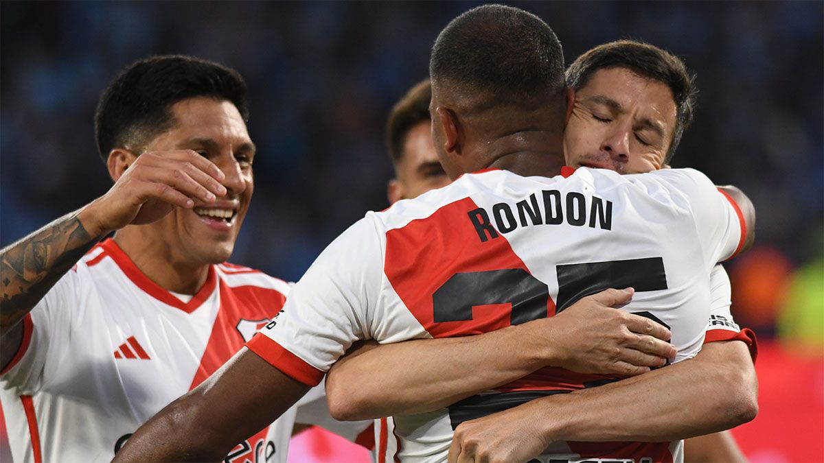River venció agónicamente a Belgrano y se metió en las semifinales de la Copa de la Liga