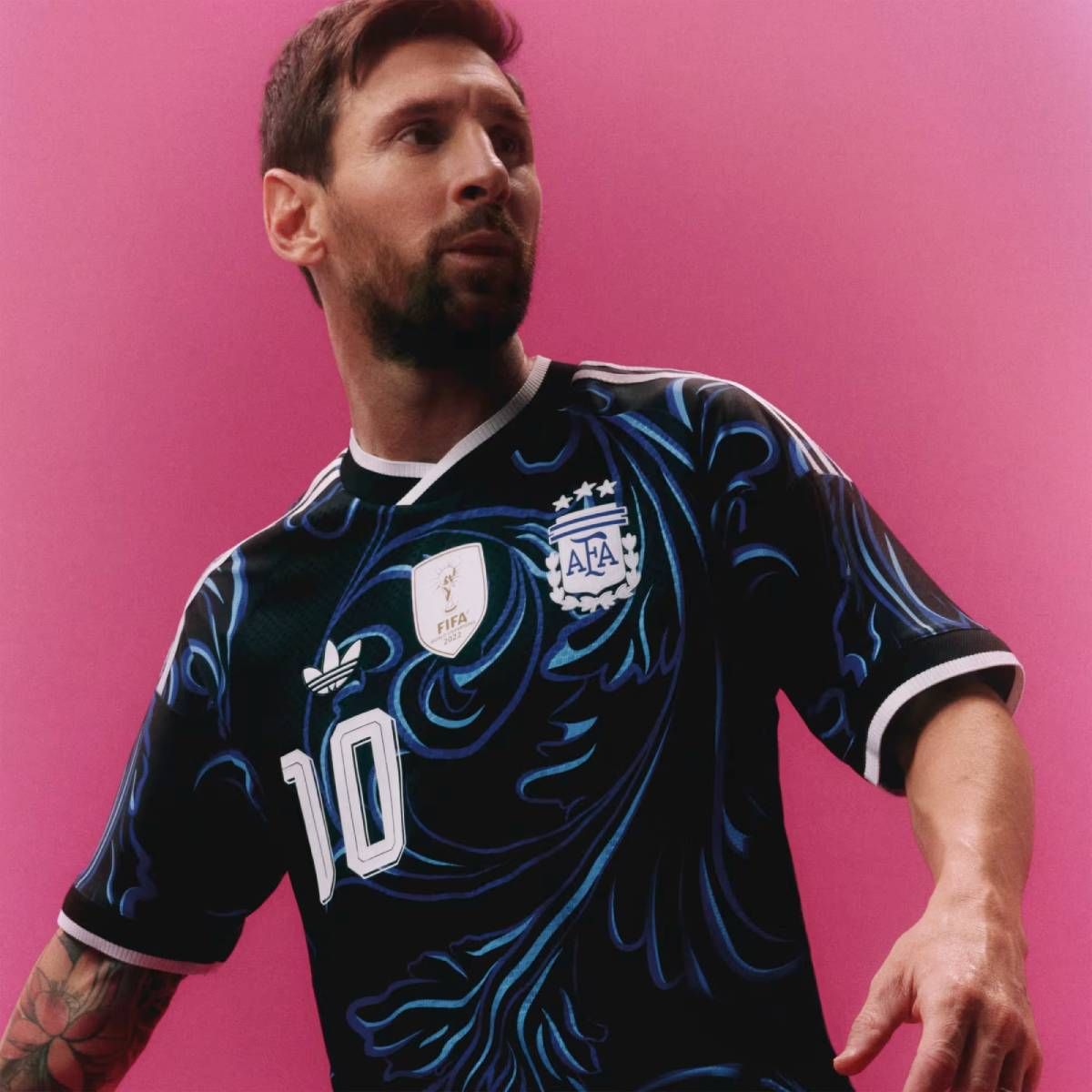 Dos emblemas de la Selecci&oacute;n argentina: su capit&aacute;n, Lionel Messi y su camiseta.