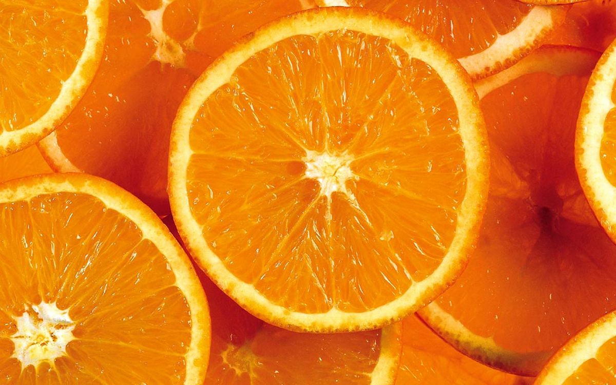 Parte blanca de la naranja. Albedo se llama la parte blanca de la naranja que se encuentra entre la piel y los gajos. Parte blanca de la naranja. Albedo se llama la parte blanca de la naranja que se encuentra entre la piel y los gajos. 