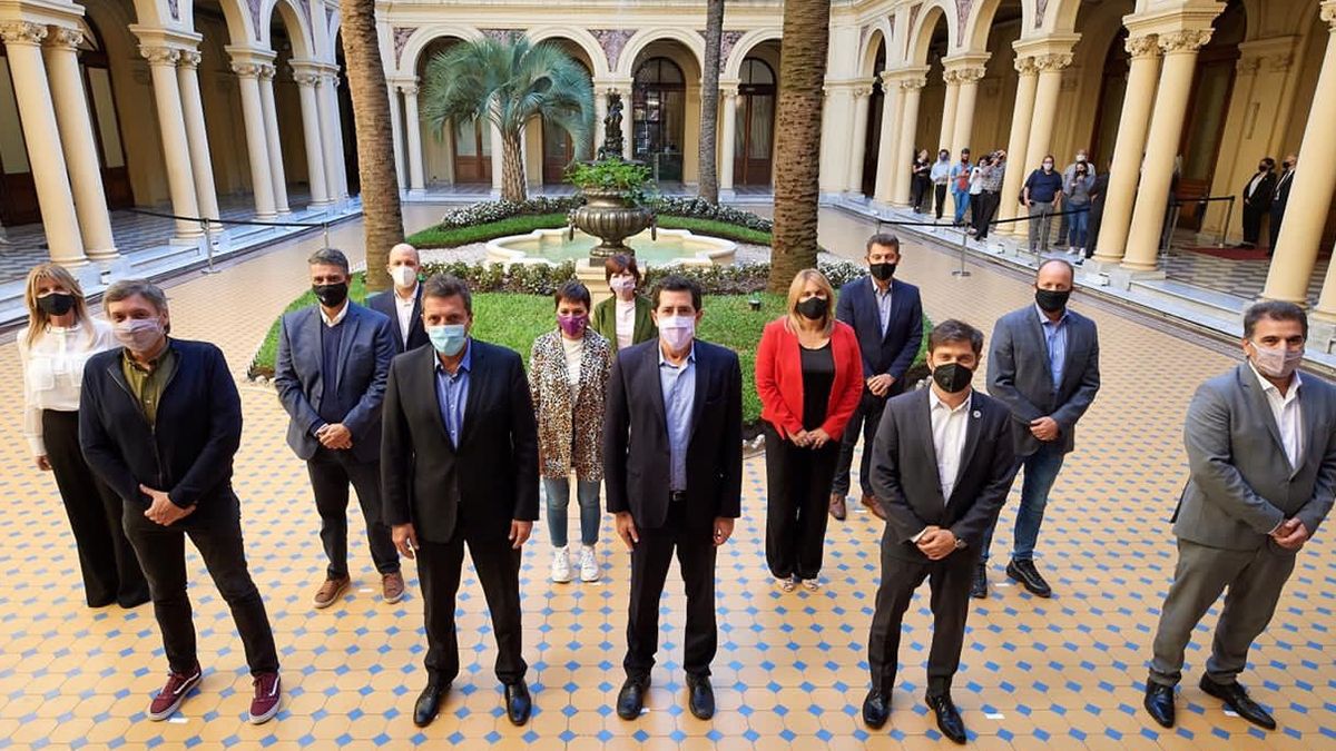 Oficialistas y opositores se reunieron en Casa Rosada.