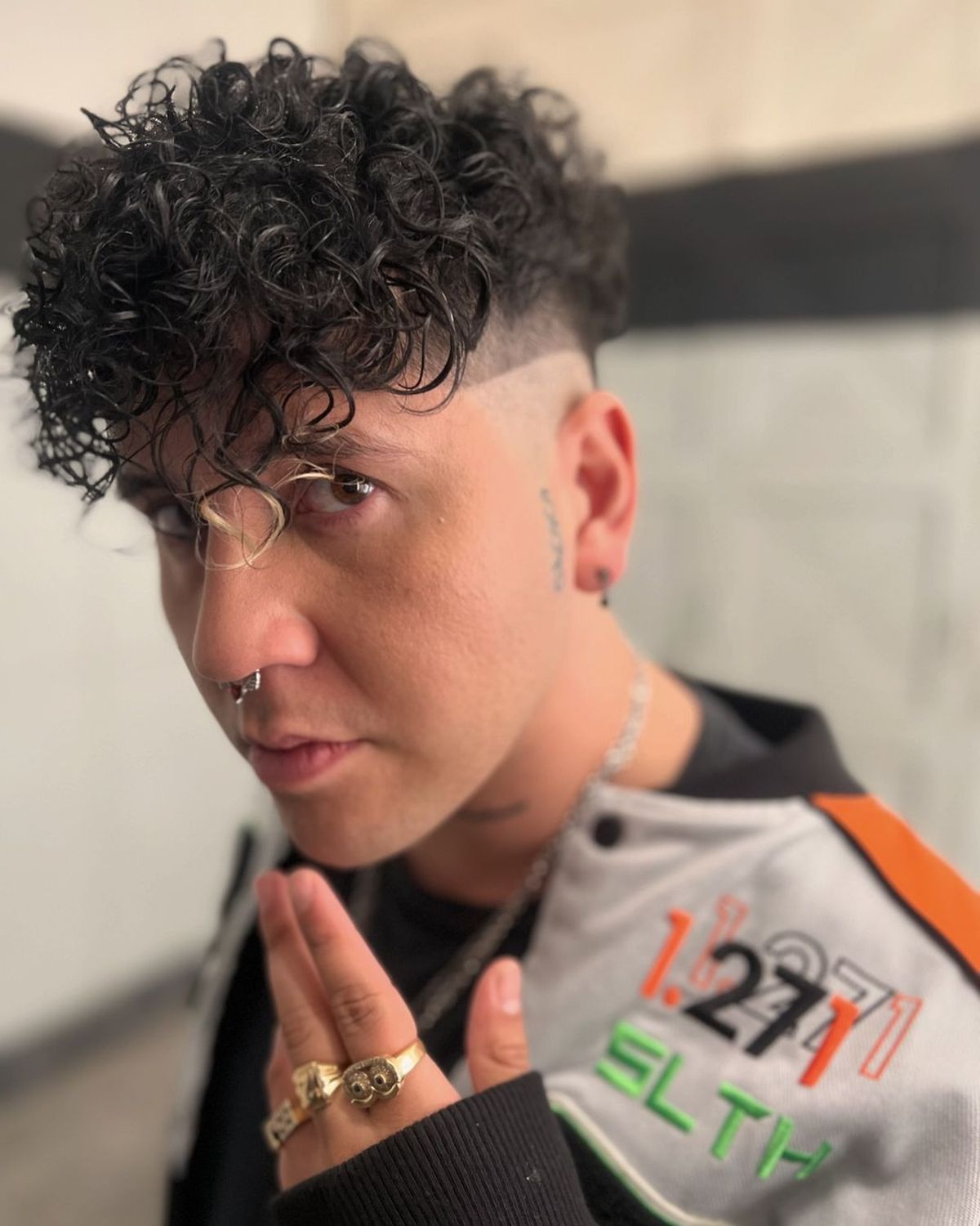 MIDEL, artista de rap y hip hop reconocido por su participación en El Quinto Escalón y colaboraciones con Duki y Khea, será parte de la TDJ Fest. MIDEL, artista de rap y hip hop reconocido por su participación en El Quinto Escalón y colaboraciones con Duki y Khea, será parte de la TDJ Fest.