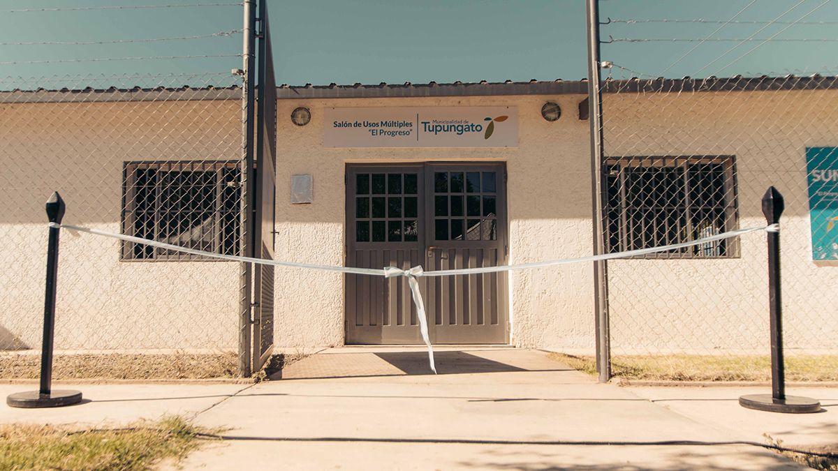 Vendimia Solidaria y la Municipalidad de Tupungato inauguraron un SUM en el barrio el Progreso.