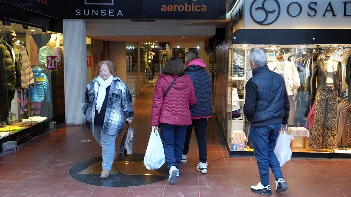 Los negocios de Mendoza empiezan a surtirse de productos importados desde China para recuperar competitividad. 